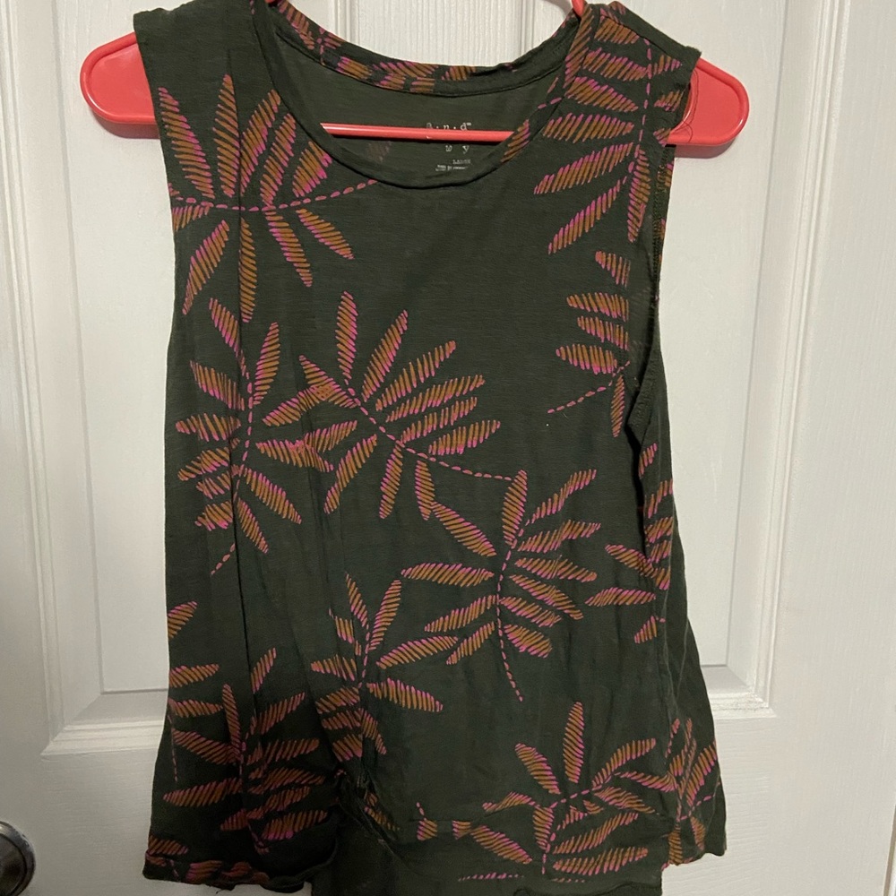 Twisted Knot Tank